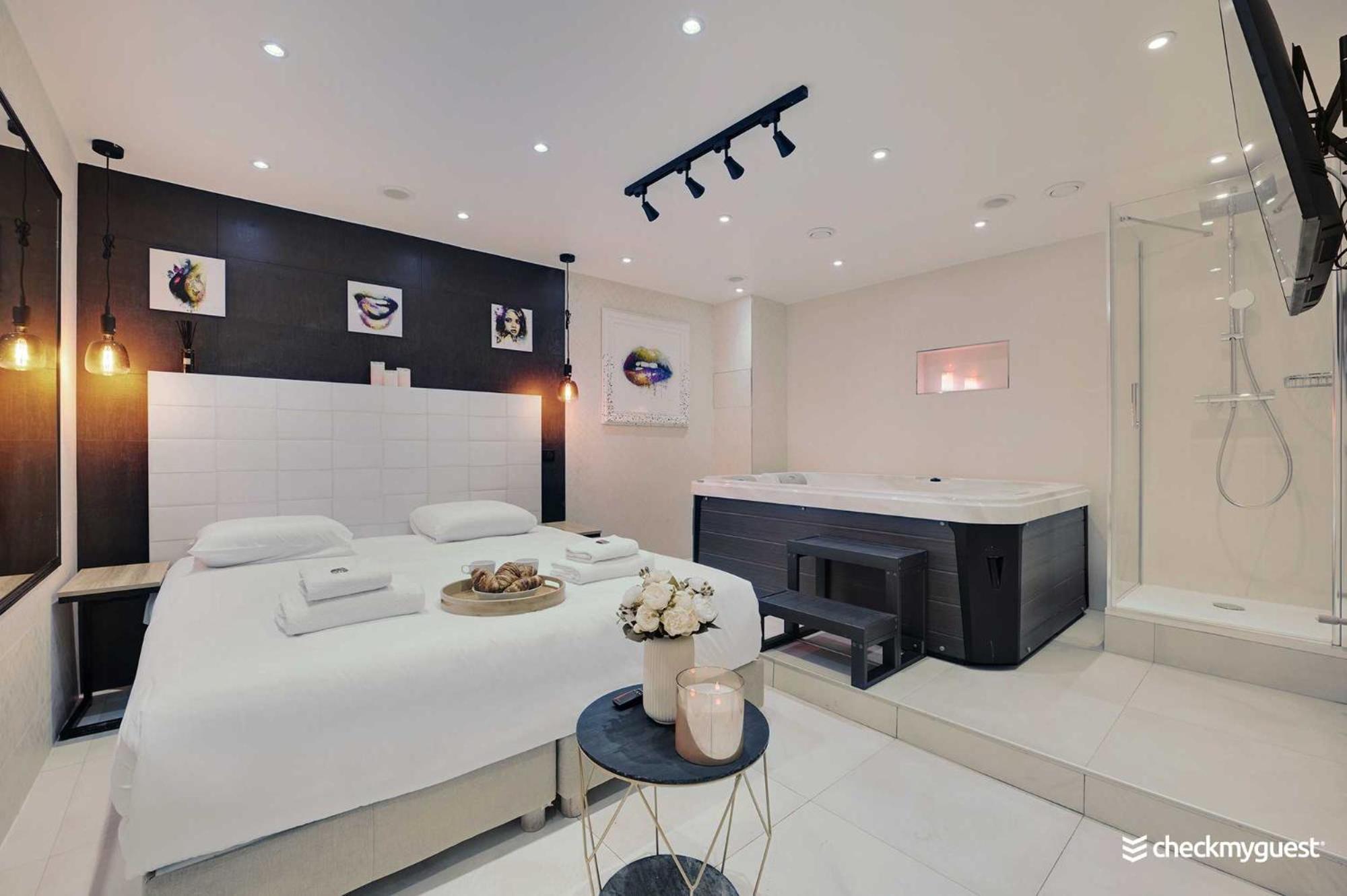Intimate Apartment With Air Conditioner & Jacuzzi 2Br 6P Montmartre Париж Экстерьер фото