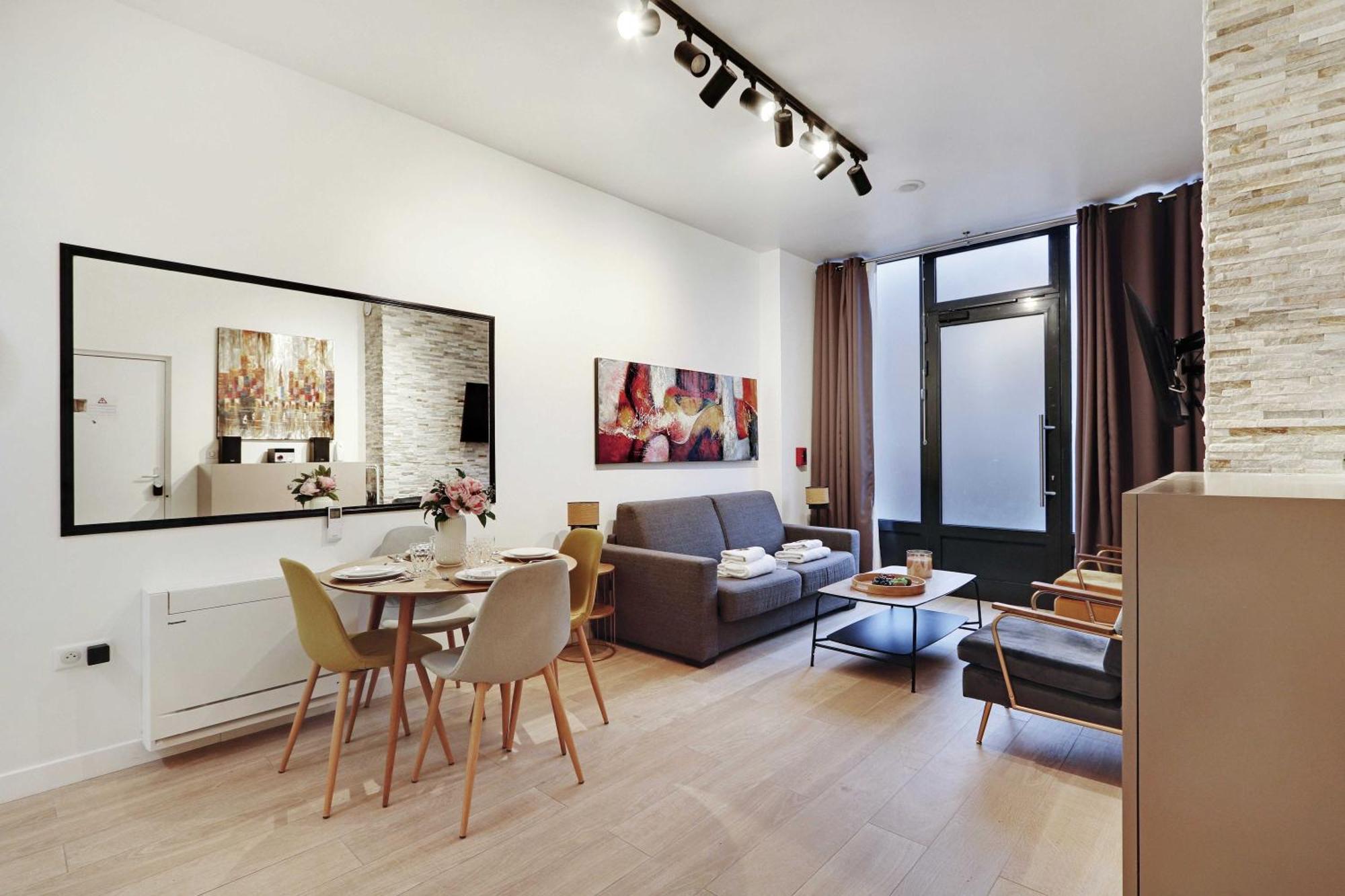 Intimate Apartment With Air Conditioner & Jacuzzi 2Br 6P Montmartre Париж Экстерьер фото