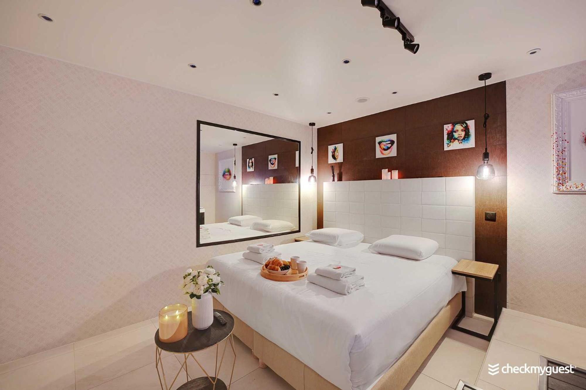 Intimate Apartment With Air Conditioner & Jacuzzi 2Br 6P Montmartre Париж Экстерьер фото