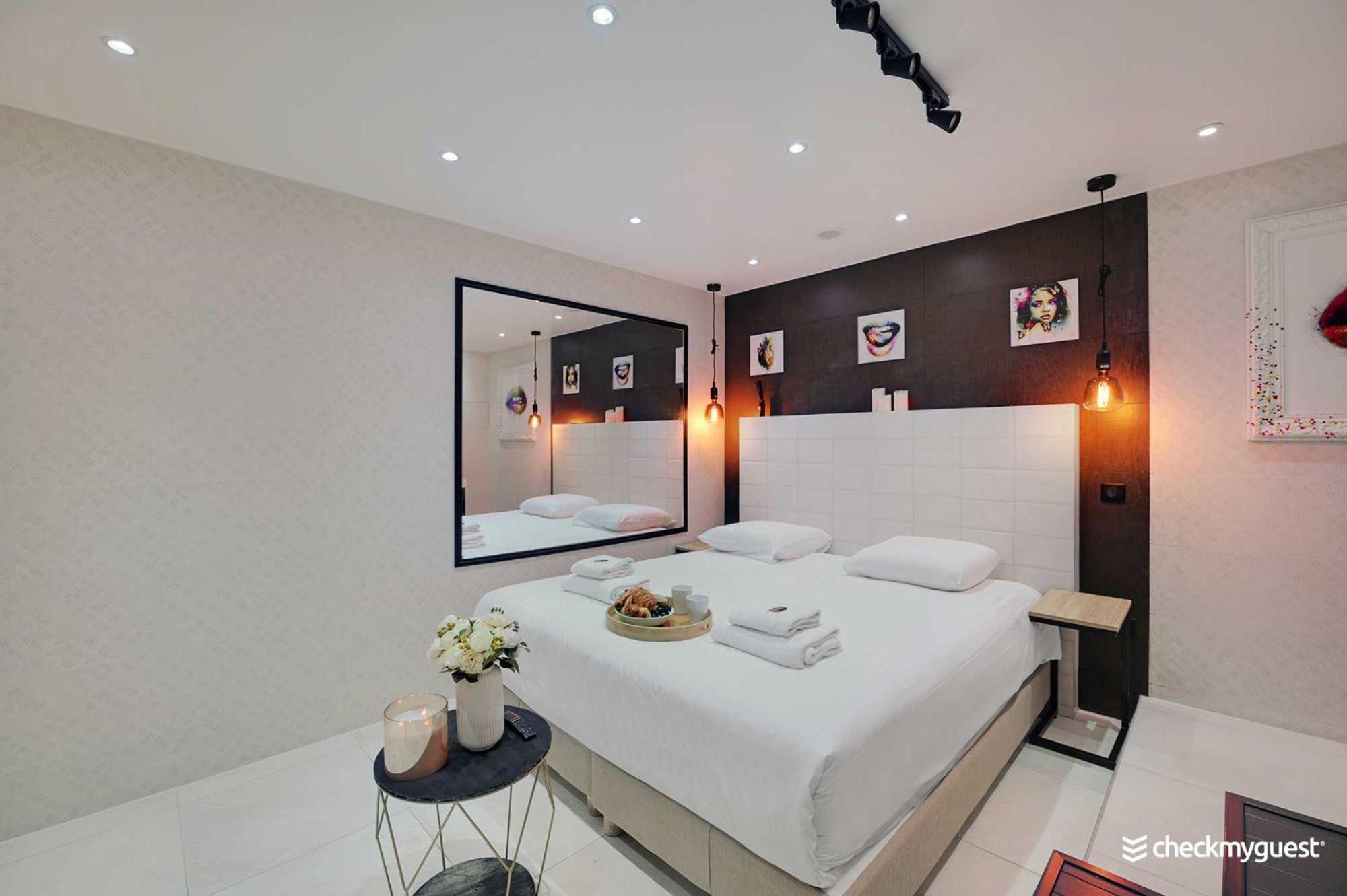 Intimate Apartment With Air Conditioner & Jacuzzi 2Br 6P Montmartre Париж Экстерьер фото