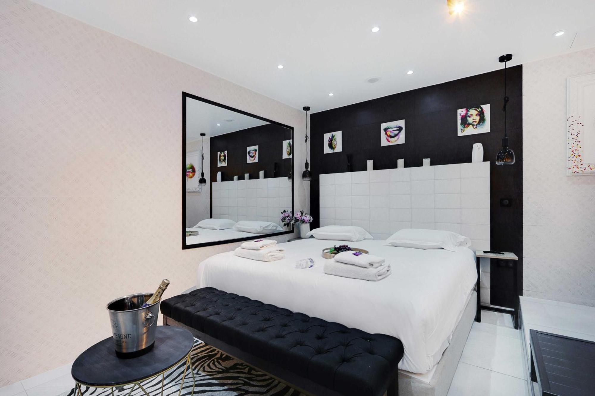 Intimate Apartment With Air Conditioner & Jacuzzi 2Br 6P Montmartre Париж Экстерьер фото