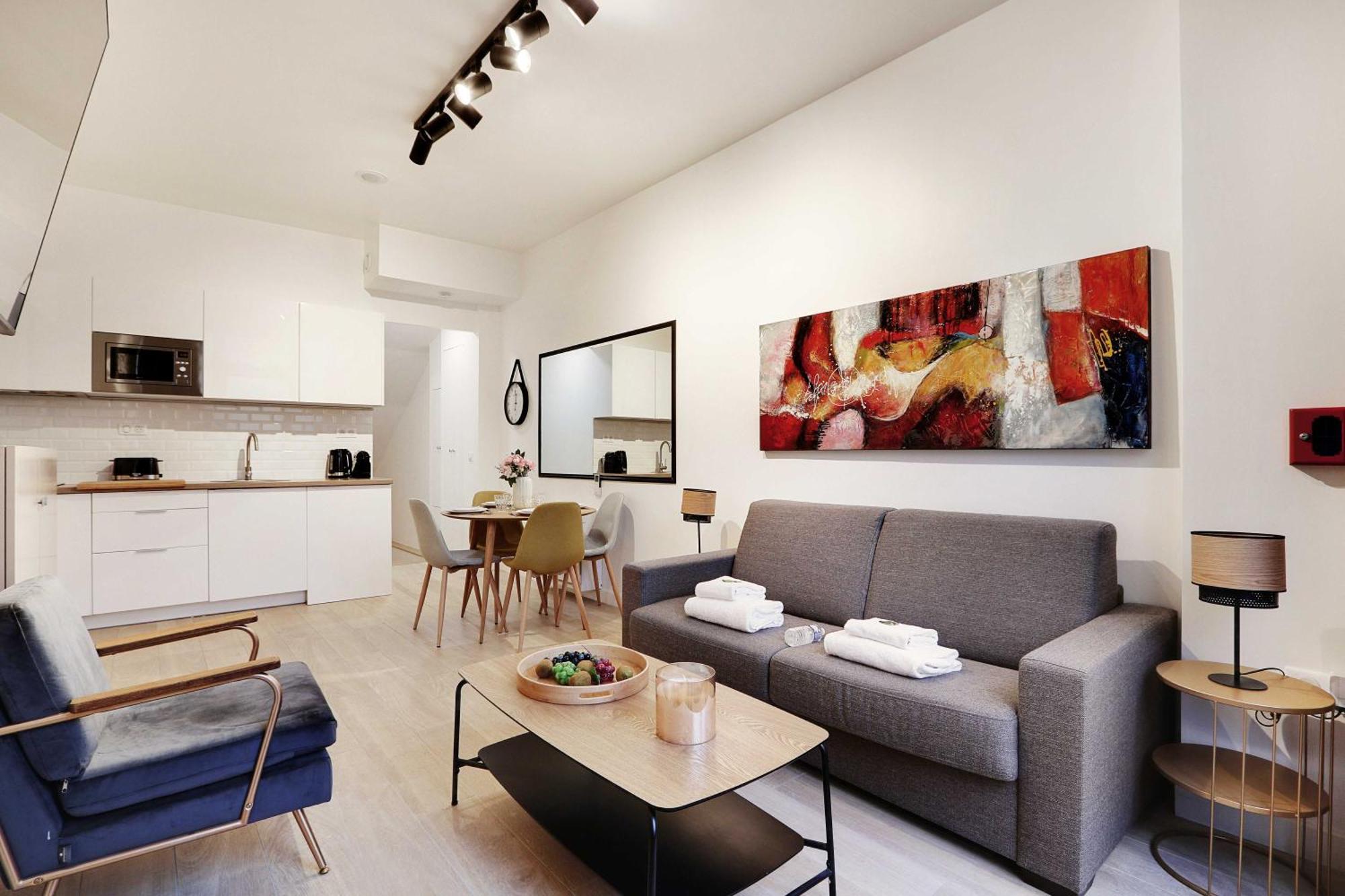 Intimate Apartment With Air Conditioner & Jacuzzi 2Br 6P Montmartre Париж Экстерьер фото